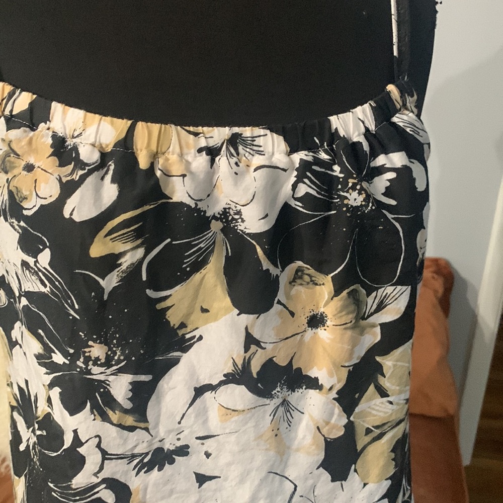 Tommy Bahama Top - Picture 2 of 6